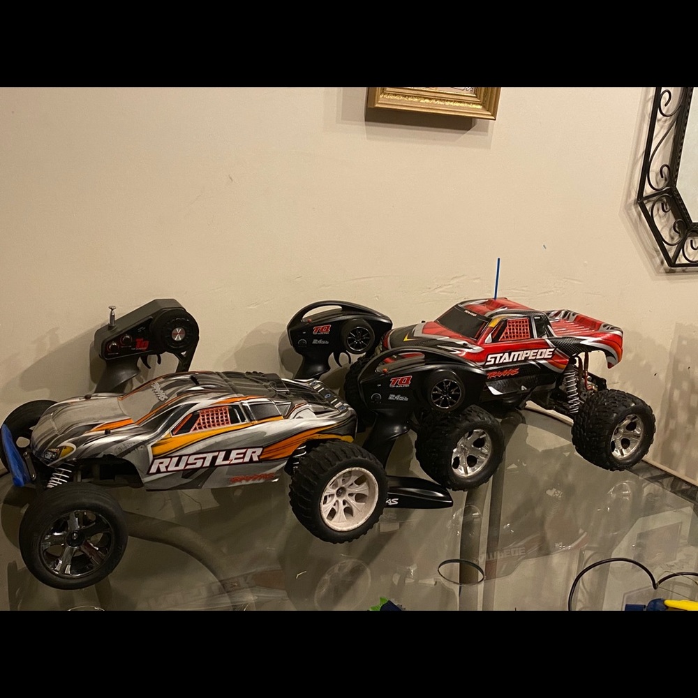 Rc cars - Picture 1 of 6